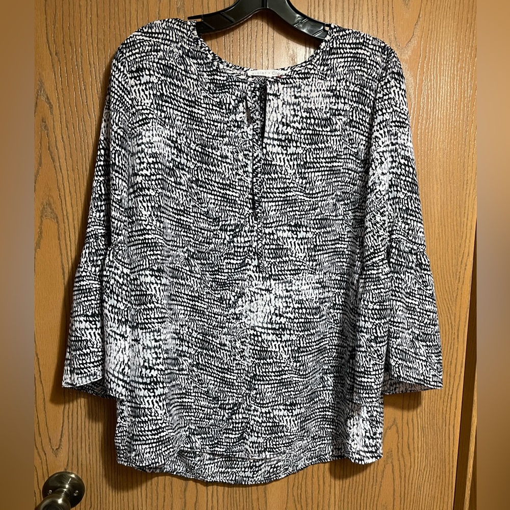 EUC Violet & Claire Navy and White Blouse with Flared Sleeves